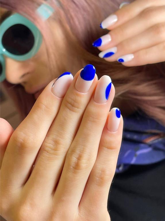 کلاس آموزش کاشت ناخن حرفهای (از مبتدی تا پیشرفته) - تصویر 11